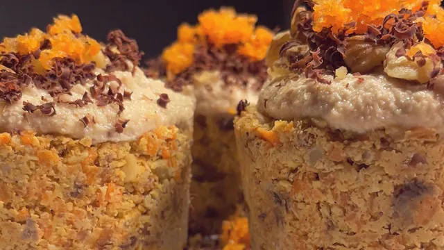 La carrot cake vegana cruda: sin horno, sin gluten, rápida y sin complicaciones